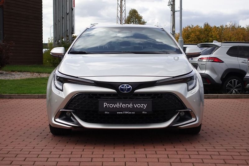 Toyota Corolla 2,0 HEV Style TS - fotka 2 z 33