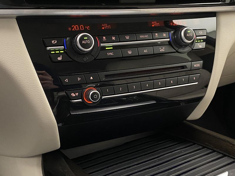BMW X5 XDRIVE 30d AUT CZ - fotka 27 z 65