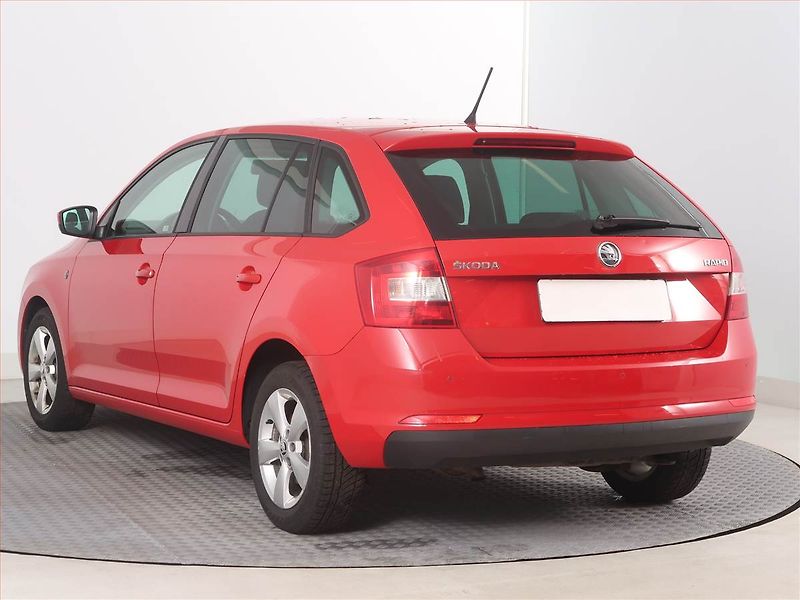 Škoda Rapid (2014) Spaceback 1.2 TSI - fotka 4 z 16
