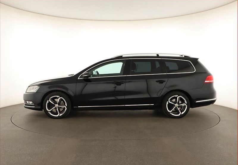 Volkswagen Passat (2012) 2.0 TDI, Automat, Xenony - fotka 3 z 15