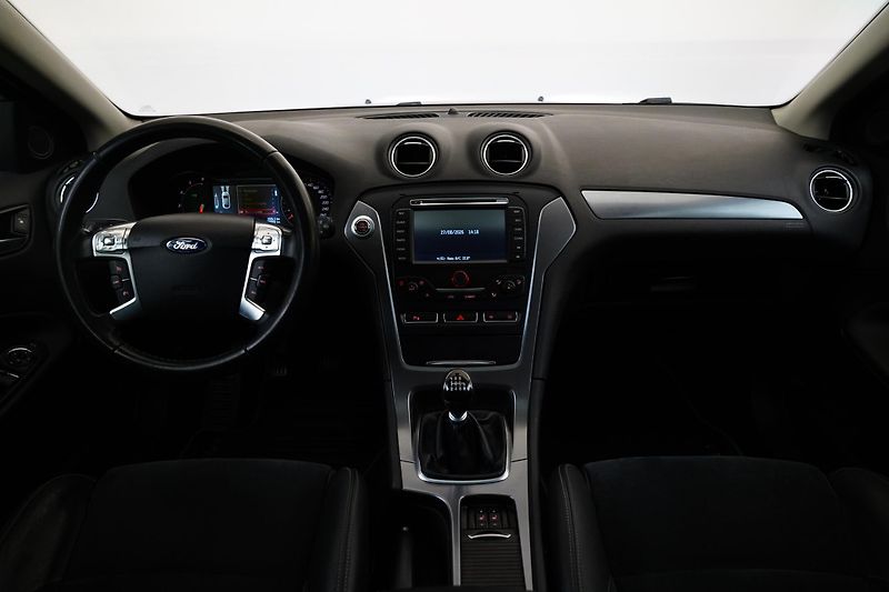Ford Mondeo - fotka 5 z 23