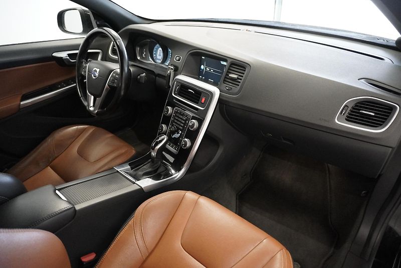 Volvo S60 D5 AUTOMAT - fotka 22 z 28