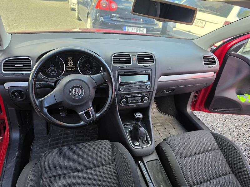 Volkswagen Golf 1.2 TSI  - fotka 10 z 26