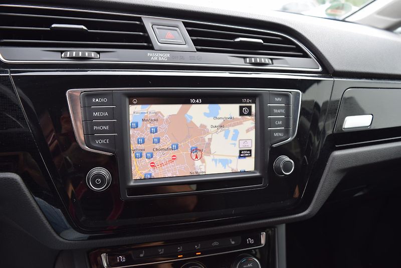 Volkswagen Touran (2017) 2.0TDI 110kw 7MÍST TAŽNÉ NAVI - fotka 26 z 50