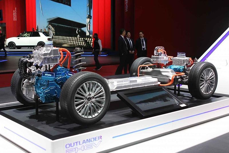 Jedno z nejočekávanějších aut Ženevy - Aston Martin Valkyrie