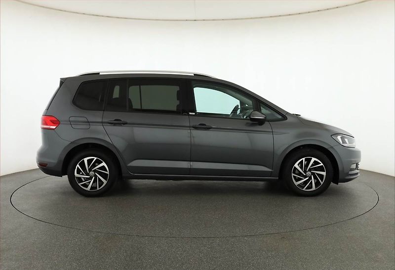 Volkswagen Touran (2018) 2.0 TDI, Automat, 7 míst - fotka 6 z 19