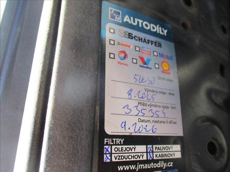 Toyota Land Cruiser 3,0 D4D, 4X4, klima,tažne zař. - fotka 22 z 24