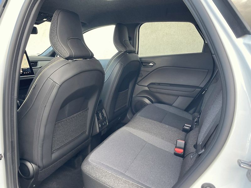 Renault Captur (2026) Techno 1,0TCe 90k - fotka 19 z 28