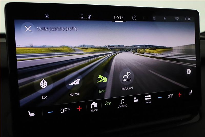 Škoda Enyaq (2022) Sportline iV 80 (82 kWh) - fotka 16 z 22