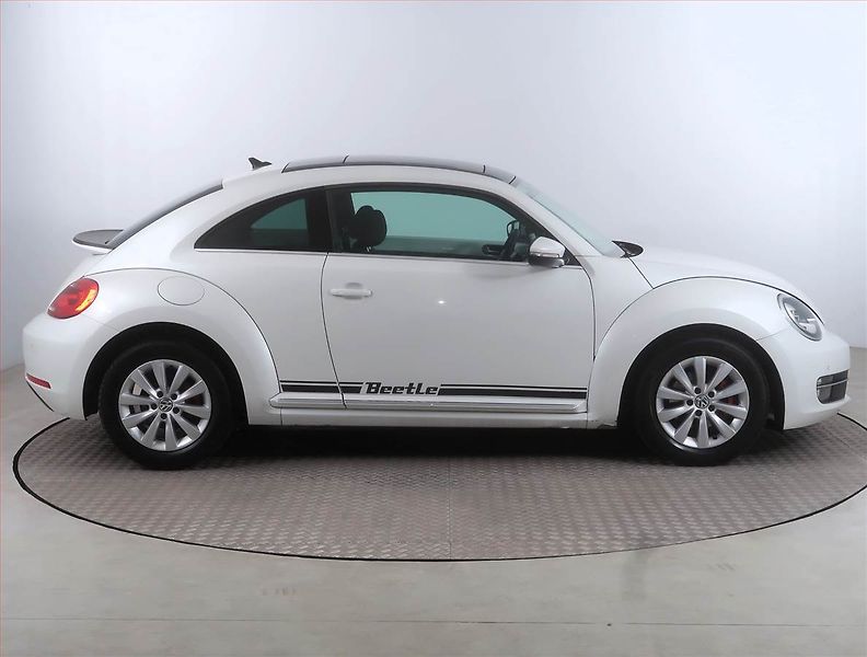 Volkswagen Beetle (2013) 1.6 TDI, Automat, Serv.kniha - fotka 6 z 16