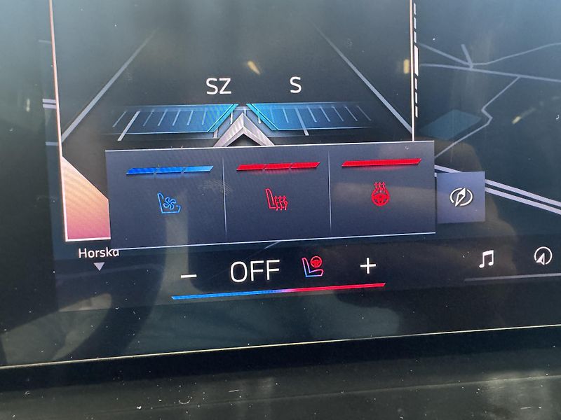 BMW Řada 5 540d xDrive Touring M-Sport - fotka 25 z 28