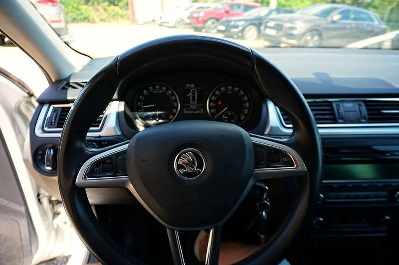 Škoda Rapid (2015) ELEGANCE 1,6 TDI 66 kW - fotka 27 z 38