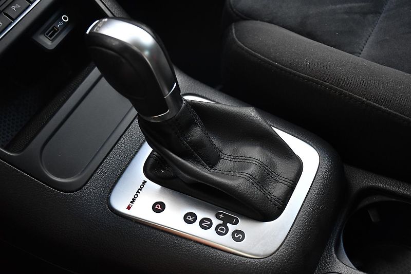 Volkswagen Tiguan 2.0TDi 110kW TAŽNÉ DSG 4MOTION - fotka 32 z 47