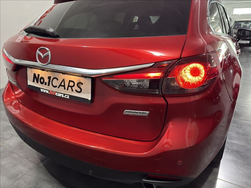 Mazda 6 2,2   D 129 kW SPORT BOSE 1.MA - fotka 31 z 43