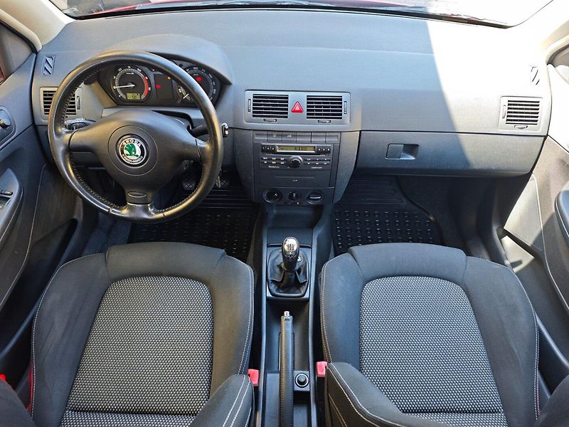 Škoda Fabia (2007) 1.2 HTP Elegance nové ČR 1.maj - fotka 7 z 32