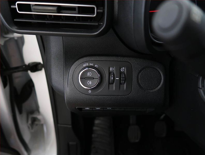 Opel Combo (2022) Maxi Elegance 1.5 CDTI, 7Míst - fotka 23 z 24