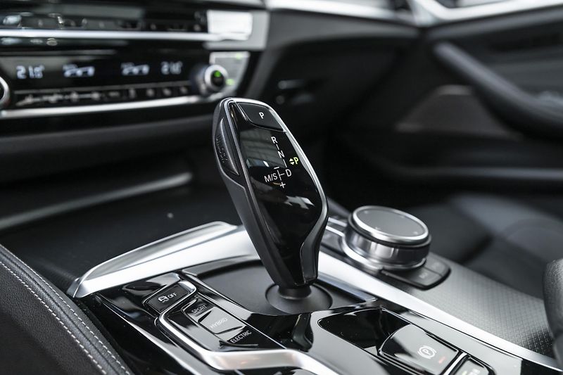 BMW Řada 5 545e xDrive Msport*1.majitel - fotka 29 z 38