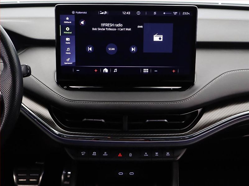 Škoda Enyaq (2023) Sportline iV 60 (62 kWh) - fotka 10 z 23