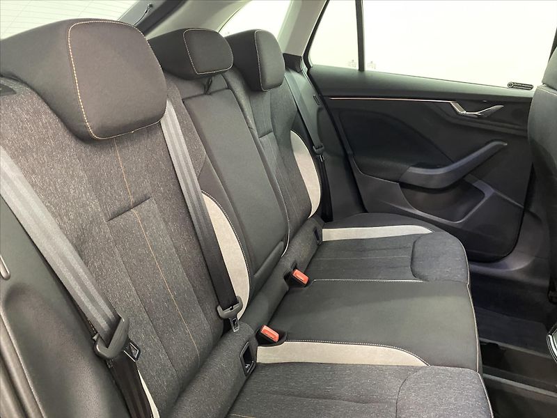 Škoda Scala 1,0 TSI 85kW Top Selection - fotka 7 z 30