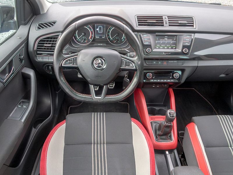 Škoda Fabia (2016) ČR 1.2T 81KW MONTE CARLO - fotka 12 z 50