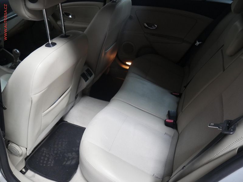 Renault Mégane (2010) 1.9 dCi, Navi, AC - fotka 10 z 18