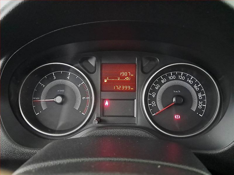 Peugeot 301 (2013) 1.2 VTi, po STK, jezdí dobře - fotka 11 z 15