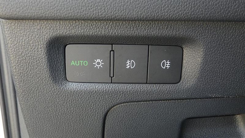 Škoda Octavia Combi 2,0 TDI Style DSG 110 kW - fotka 10 z 25