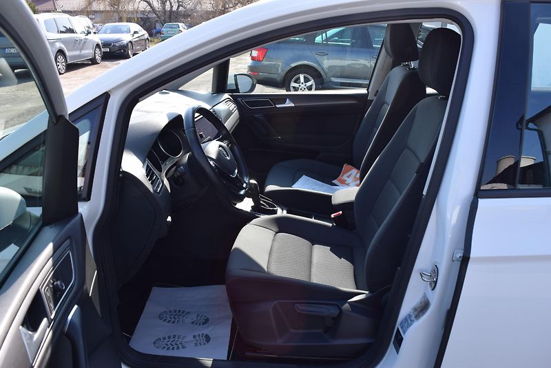Volkswagen Golf Sportsvan (2020) 1.5TSI EVO 110kw DSG LED TAŽNÉ - fotka 23 z 48