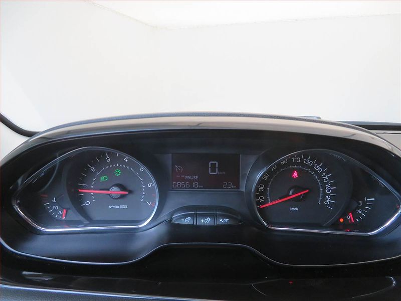 Peugeot 208 (2014) 1.2 PureTech, Serv.kniha - fotka 11 z 15