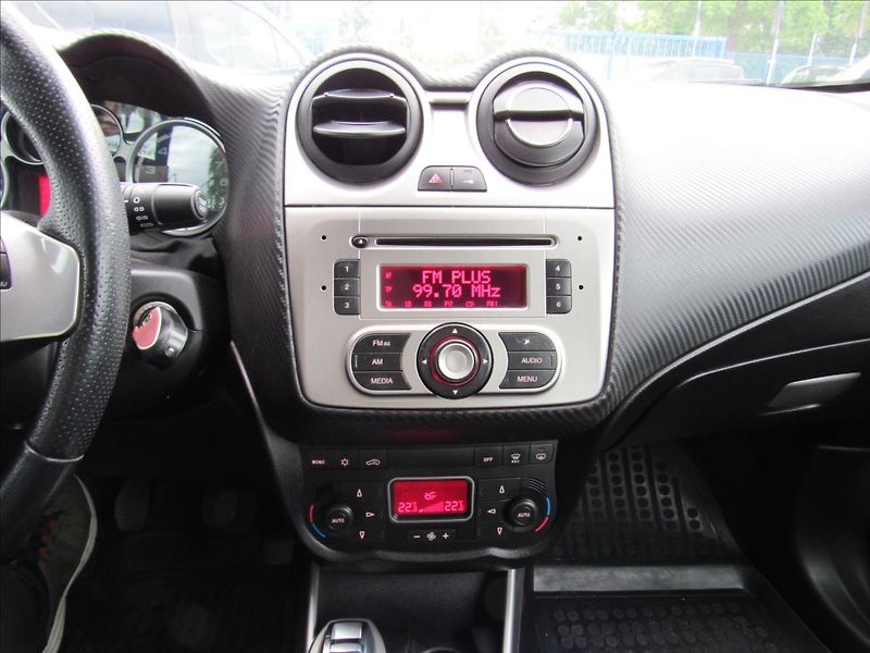 Alfa Romeo MiTo 1,4 Turbo 99kW - fotka 15 z 30