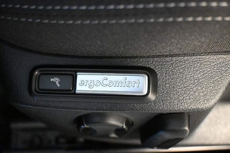 Ford S-MAX (2022) 2.0 TITANIUM Kamera Tažné 8 Ko - fotka 28 z 32