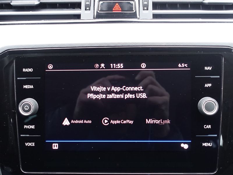 Volkswagen Passat 2.0 TDi LED SVĚTLA, ACC, DSG - fotka 14 z 38
