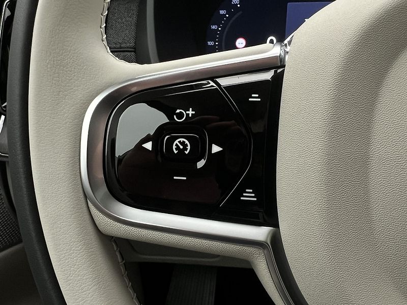 Volvo XC90 (2026) T8 AWD RECHARGE ULTRA BRIGHT - fotka 24 z 50