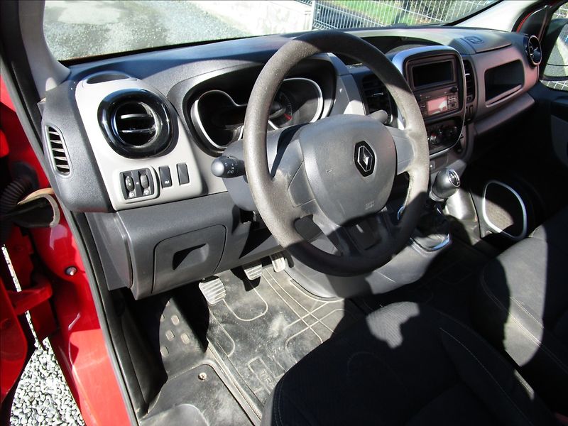 Renault Trafic 1.6dCi, Klima, 1. maj. - fotka 9 z 37