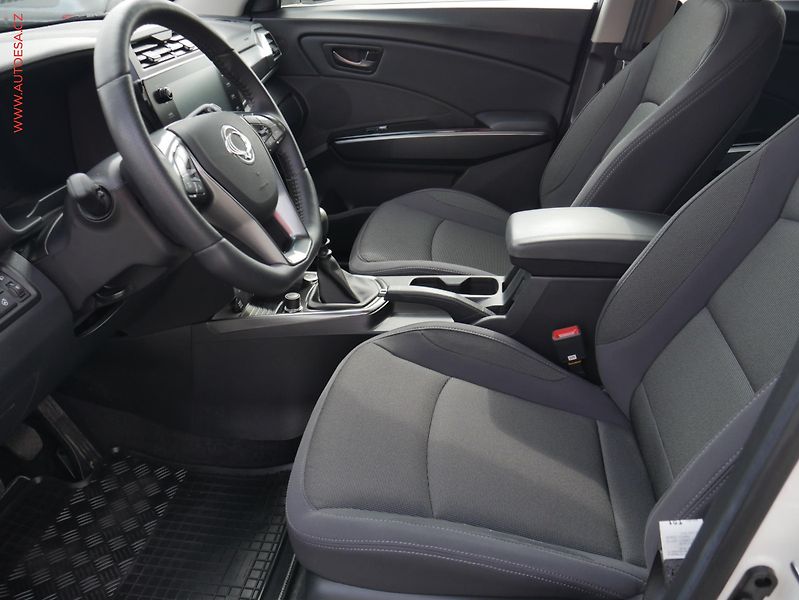 SsangYong Tivoli (2025) 1.5T-GDi, 1.maj,ČR, LED - fotka 9 z 19