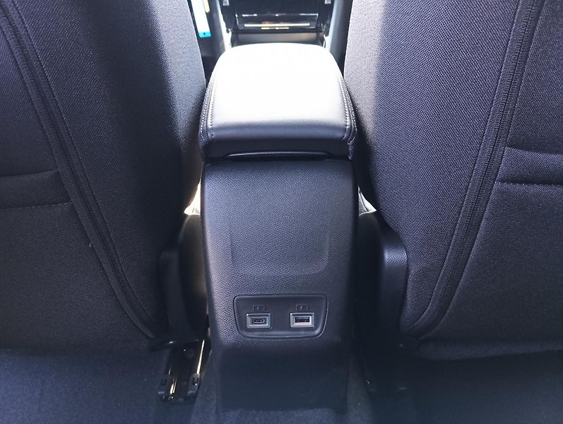 Peugeot 2008 (2026) ALLURE Hybrid 145 e-DCS6 - fotka 16 z 21