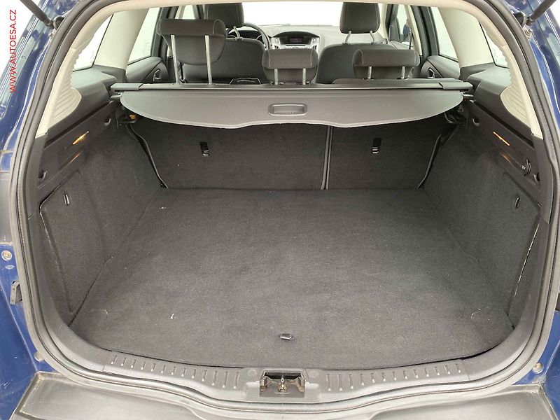Ford Focus (2012) 1.6 TDCi, ČR, Klima - fotka 7 z 15