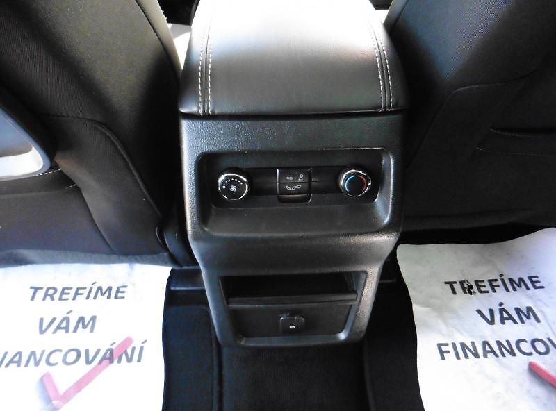 Ford Galaxy 2.0 TDCi Titanium Navi 7.míst - fotka 13 z 24