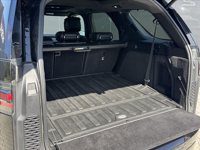 Land Rover Discovery 3,0 D300 R-Dynamic HSE AT AWD - fotka 14 z 36
