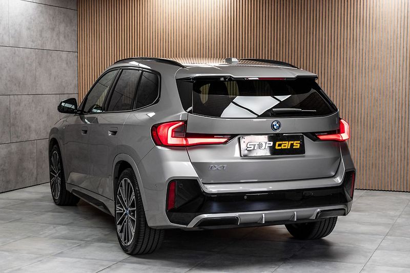 BMW iX1 xDrive30 REZERVACE - fotka 4 z 47