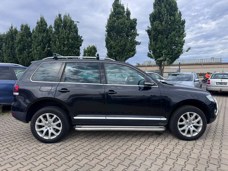 Volkswagen Touareg (2010) 4X4 3,0 TDI V6 176 KW - fotka 6 z 47