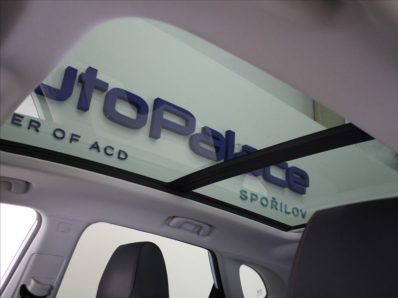 MG EHS 1,5 PHEV 190kW Exclusive PANO - fotka 24 z 28