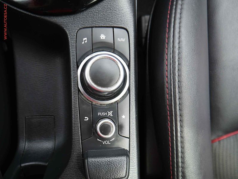 Mazda CX-3 (2016) 2.0i, ČR, Navi, park. kamera - fotka 19 z 21