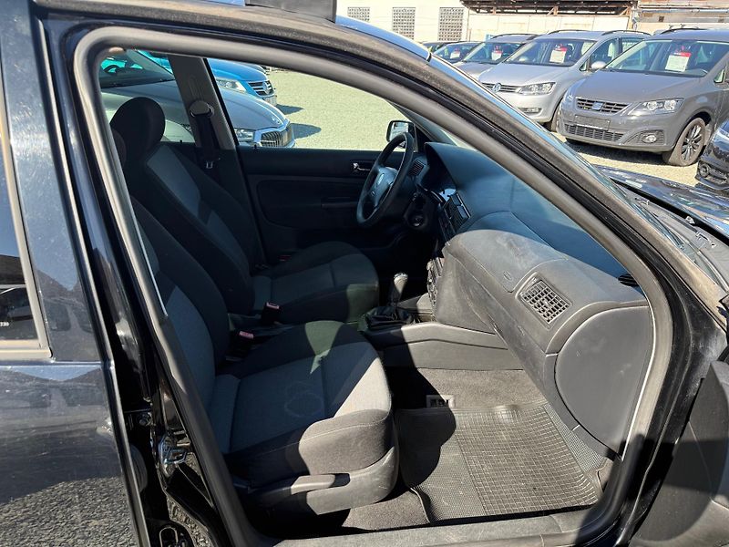 Volkswagen Golf 1.9 TDI OCEAN - fotka 10 z 13