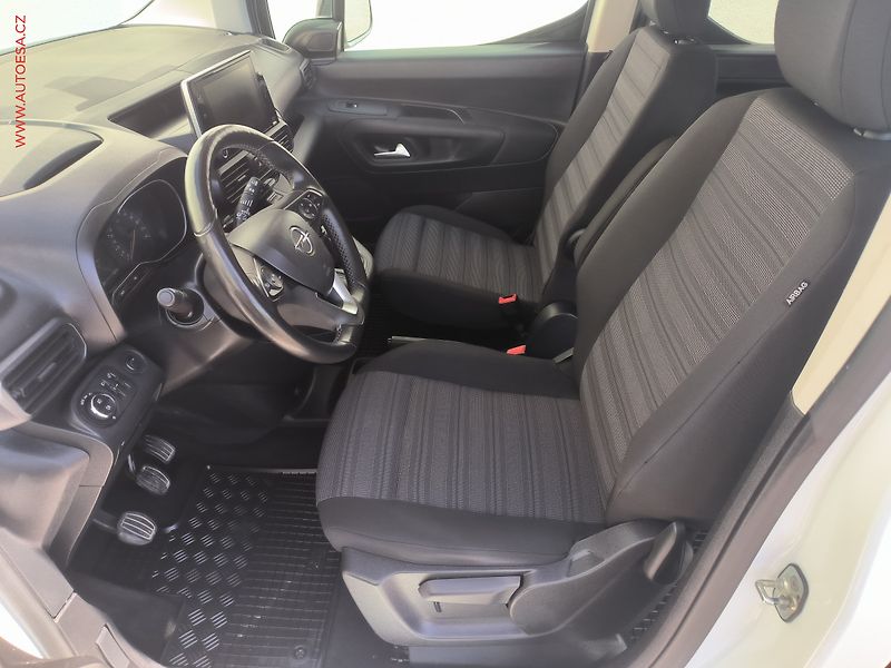 Opel Combo (2022) 1.5CDTi, 1.maj,ČR, Elegance - fotka 9 z 19