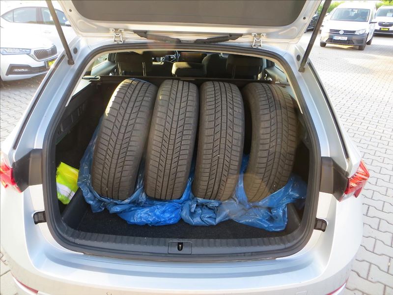 Škoda Octavia 2,0 TDI 85kW Ambition ČR - fotka 7 z 27