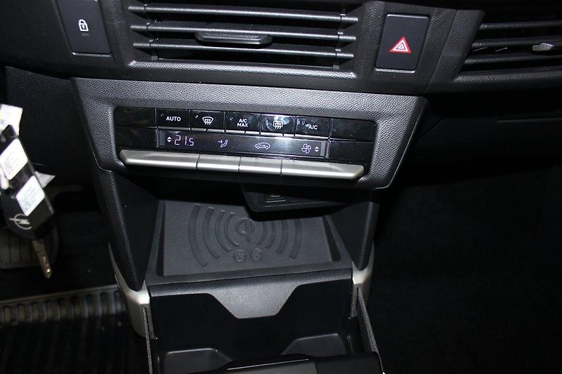 Opel Frontera (2026) Edition Hybrid 1.2 TURBO 81kW - fotka 9 z 14