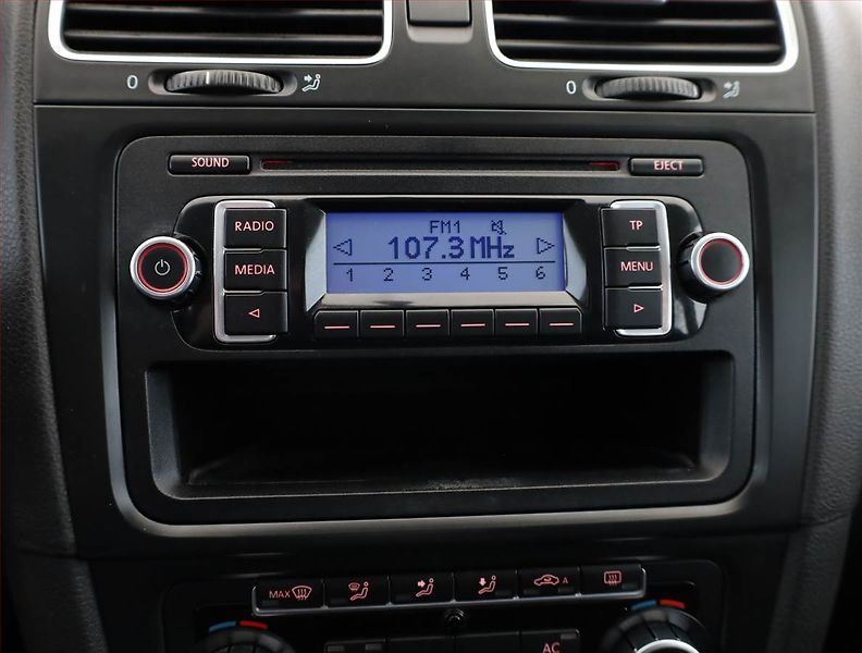 Volkswagen Golf (2009) 1.4 16V, Serv.kniha - fotka 13 z 17