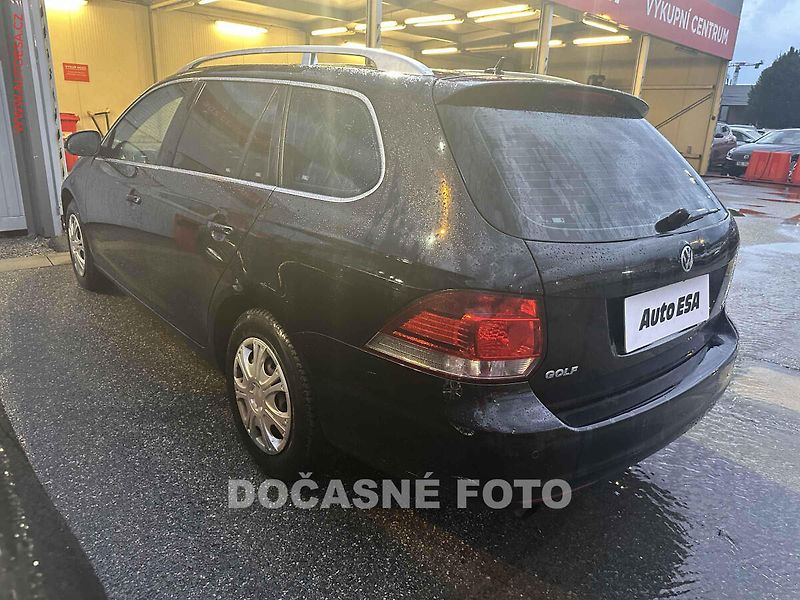 Volkswagen Golf (2010) 1.6TDi, autoAC - fotka 2 z 3