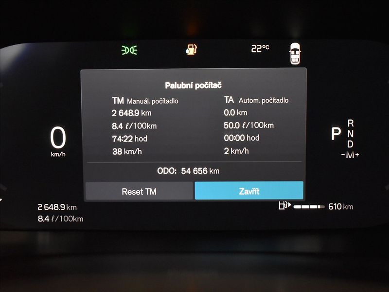 Volvo XC90 2,0 B5 AWD PLUS Bezklíč,Pano - fotka 23 z 23
